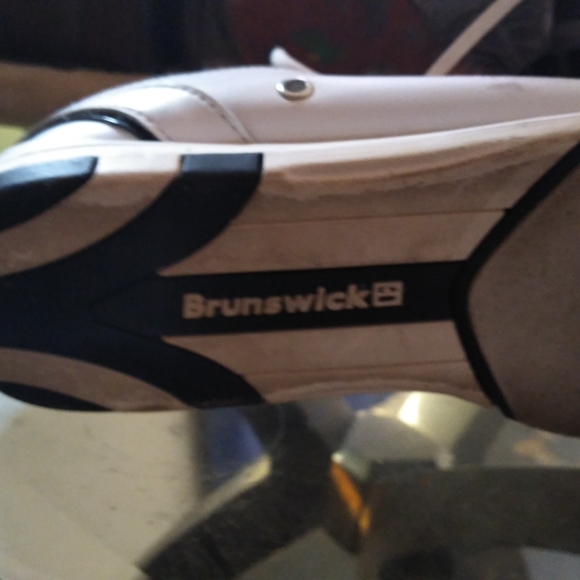 Bowling Shoes - Picture 4 of 4